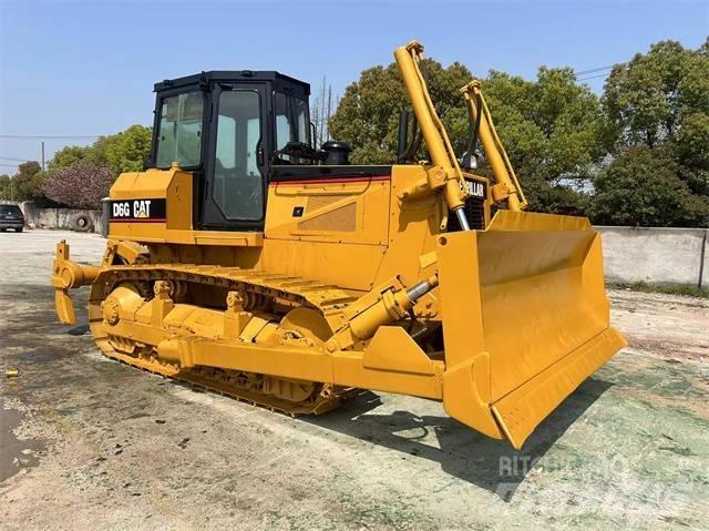 CAT D 6 G Верижни булдозери
