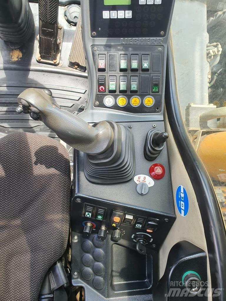 Liebherr A314 Колесни екскаватори
