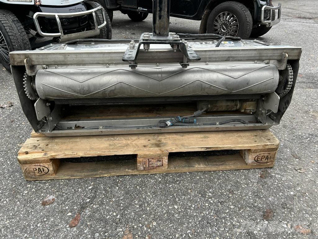 Ventrac SA250 Машина за разпръскване на луга
