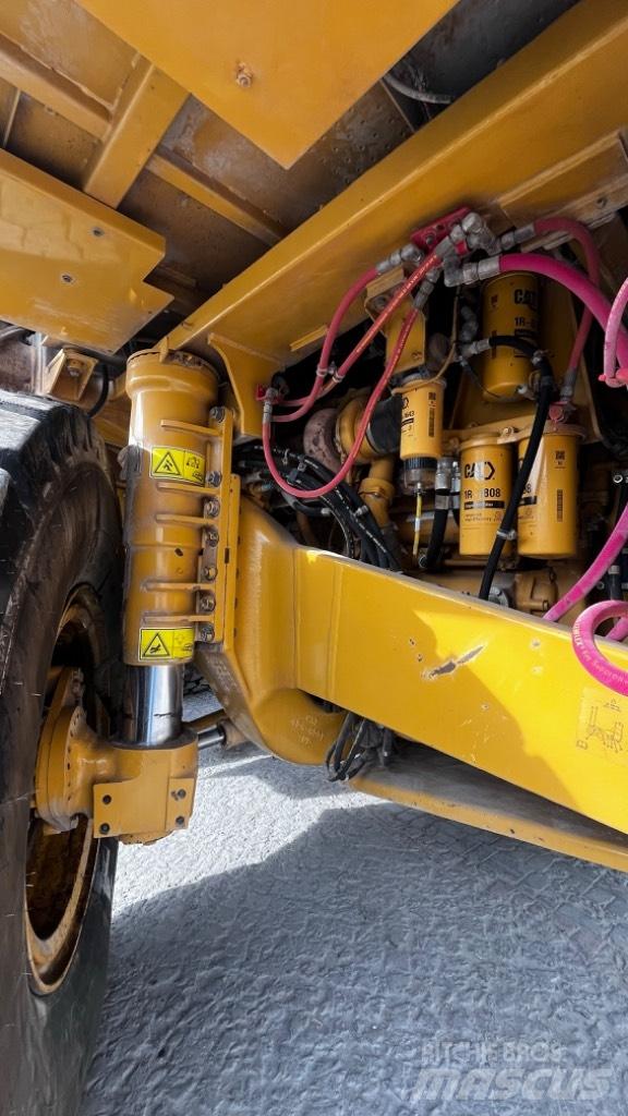 CAT 773 E Твърди самосвали

