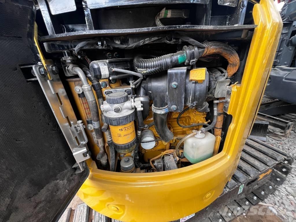 CAT 302 Верижен екскаватор