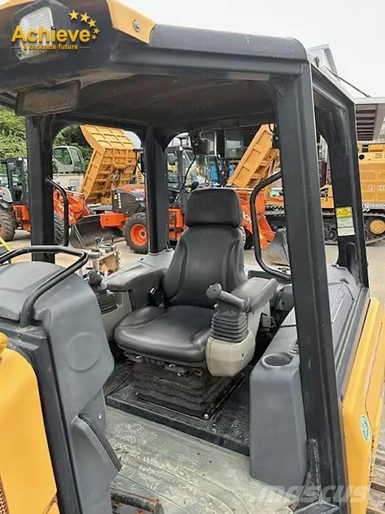 CAT D 3 K 2 Верижни булдозери
