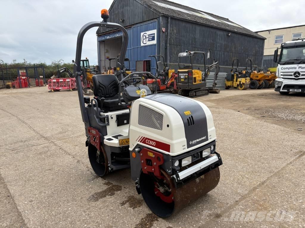 Dynapac CC 800 Двойни барабанни ролки
