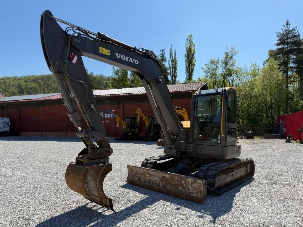 Volvo ECR88D Средни екскаватори 7т - 12т