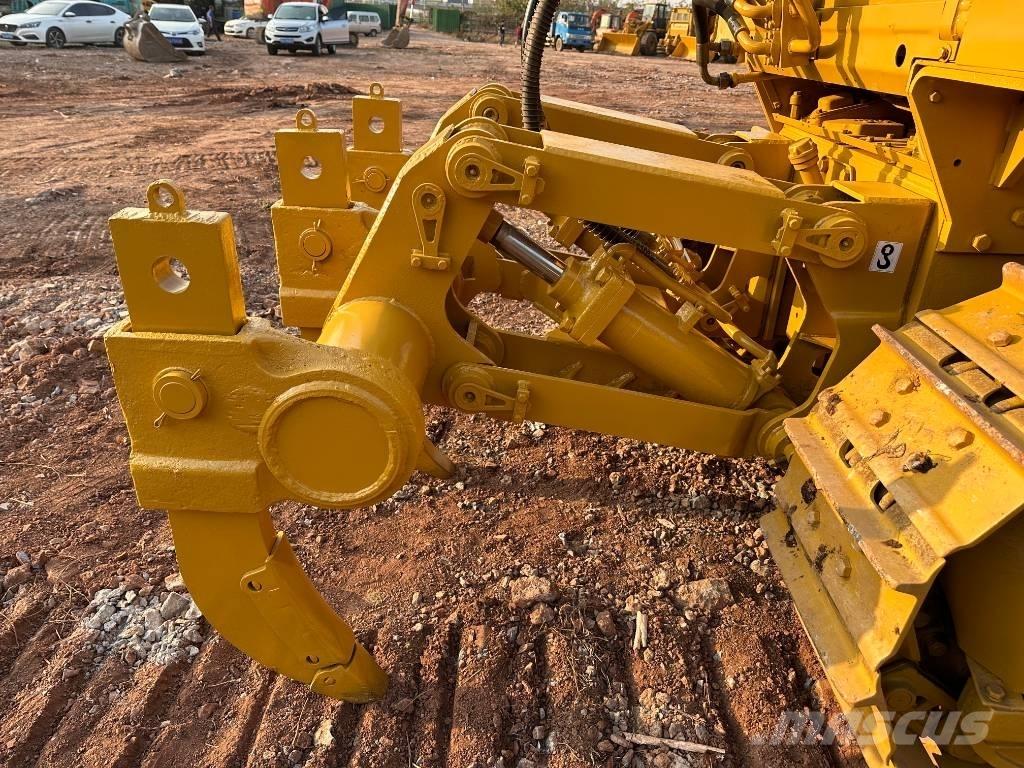 CAT D 6 G Верижни булдозери
