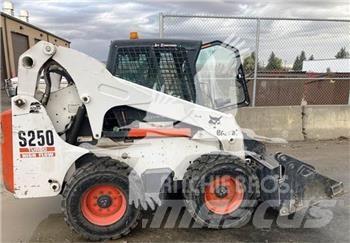 Bobcat S250 Мини товарачи
