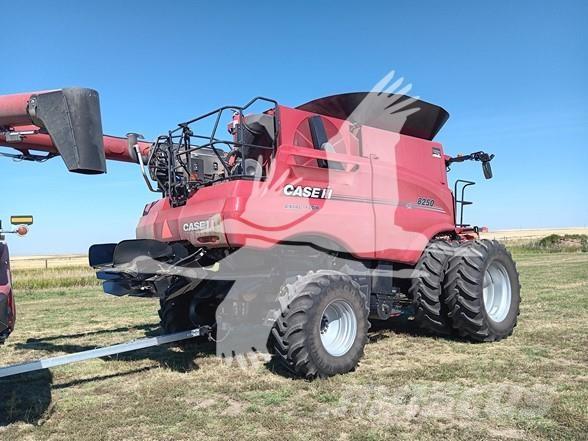 Case IH 8250 Комбайни