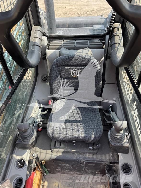 CASE TV450B Мини товарачи
