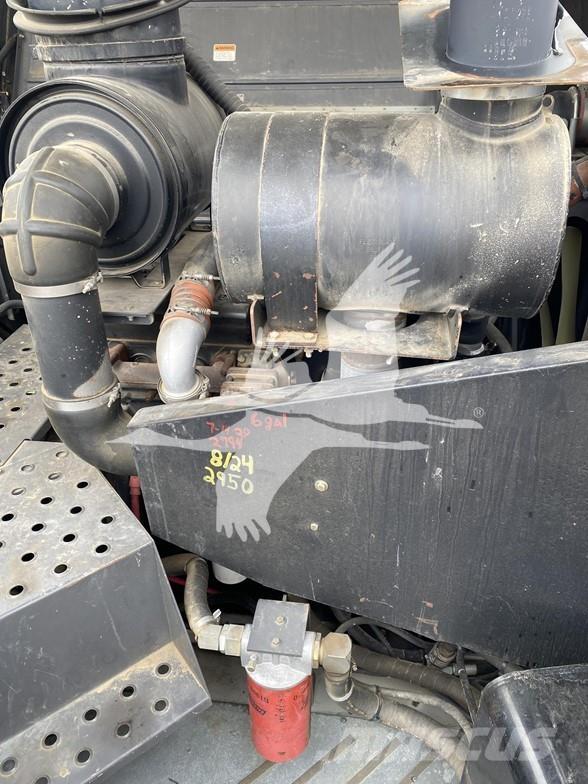 Gleaner R65 Комбайни