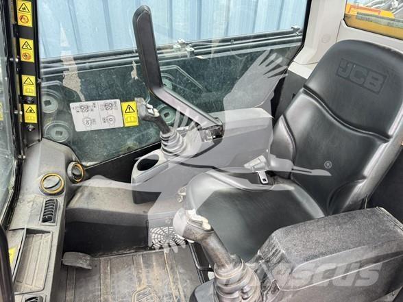 JCB 3TS-8T Мини товарачи
