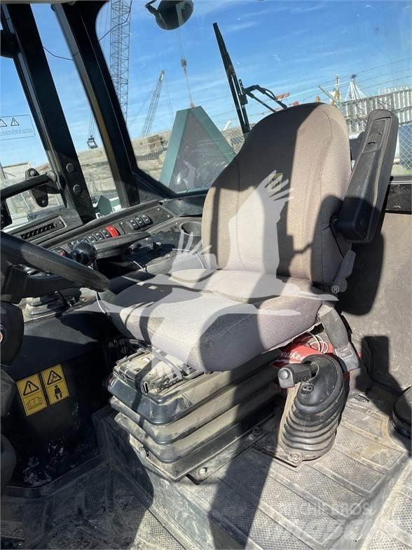 JCB 409 Колесни товарачи