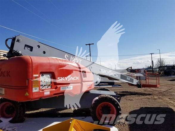 SkyJack SJ82T Телескопични повдигачи
