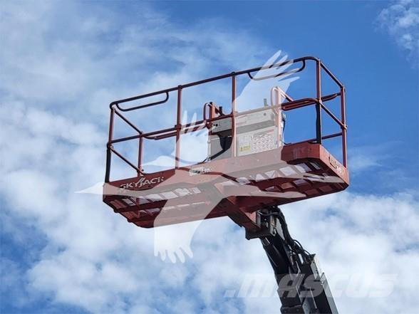 SkyJack SJ82T Телескопични повдигачи
