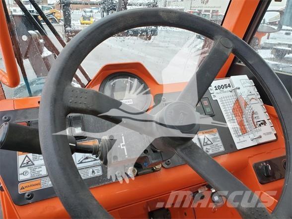 SkyTrak 10054 Телескопични товарачи