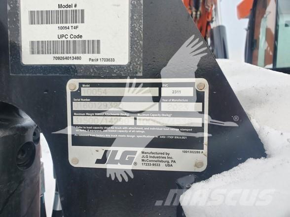 SkyTrak 10054 Телескопични товарачи