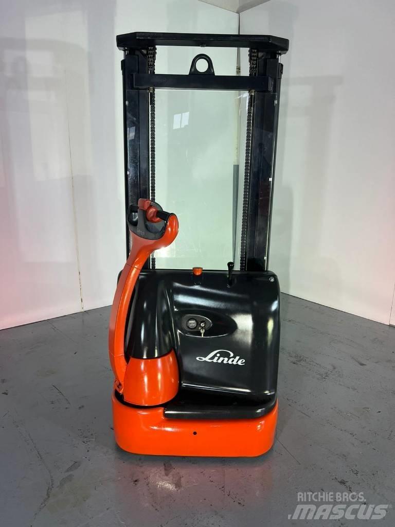 Linde L10 Колички високоповдигачи с теглич