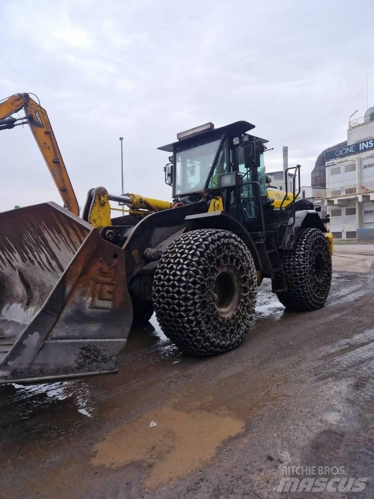 Hitachi ZW250-6 Колесни товарачи