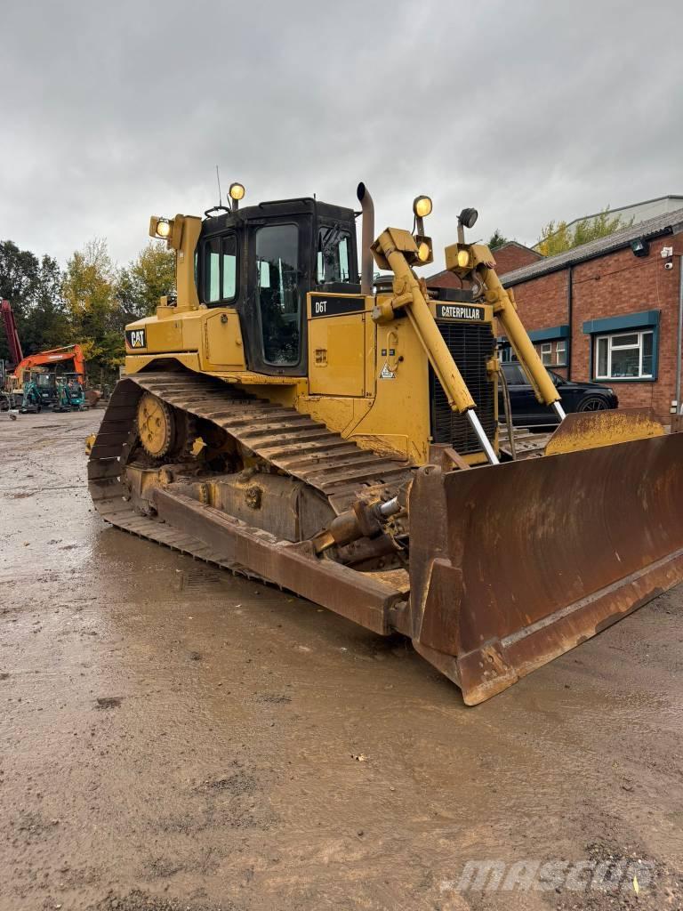 CAT D 6 T LGP Верижни булдозери
