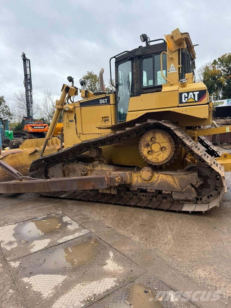 CAT D 6 T LGP Верижни булдозери
