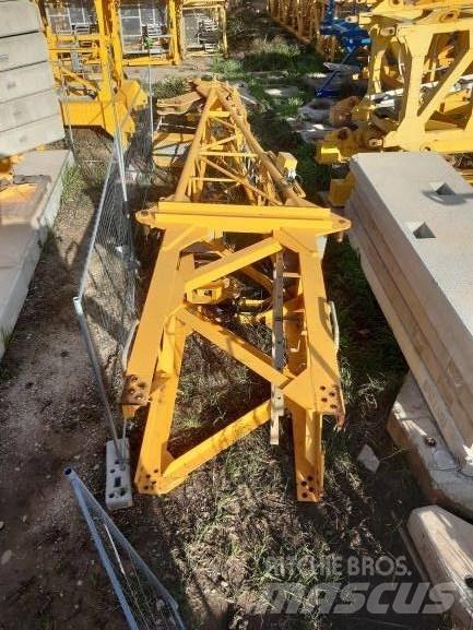 Potain MD 238 J10 Самоповдигащи кранове