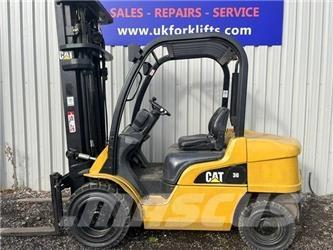 CAT DP 30 N Дизелови камиони