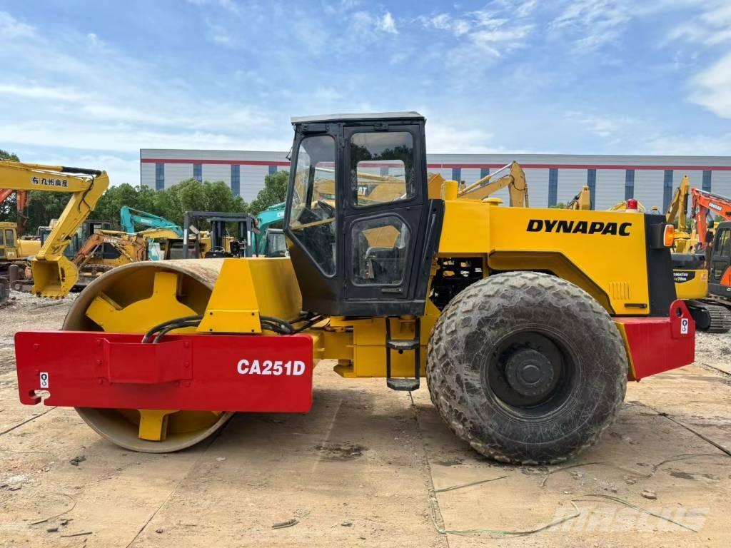 Dynapac CA251D Еднобарабанни ролки
