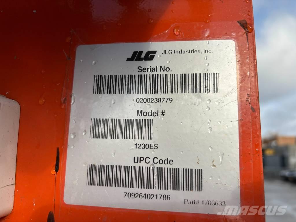 JLG 1230ES Вертикални мачтови повдигачи
