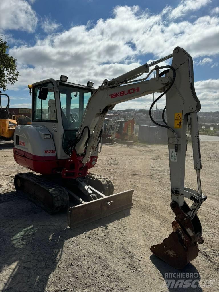 Takeuchi TB 230 Мини екскаватори < 7 т