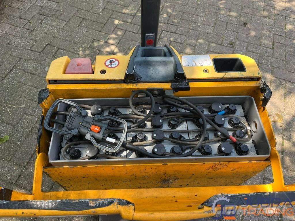 Jungheinrich EJE 118 Колички високоповдигачи с теглич