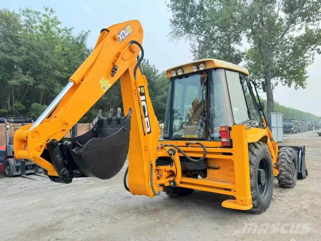 JCB 3 CX Товарач със заден ексватор
