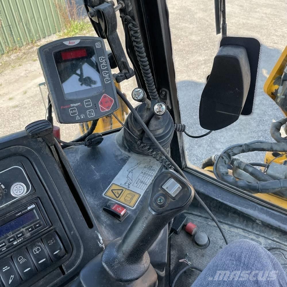 JCB 4 CX Товарач със заден ексватор