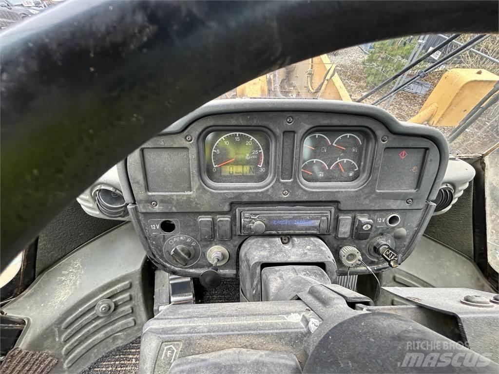 CAT 962H Колесни товарачи
