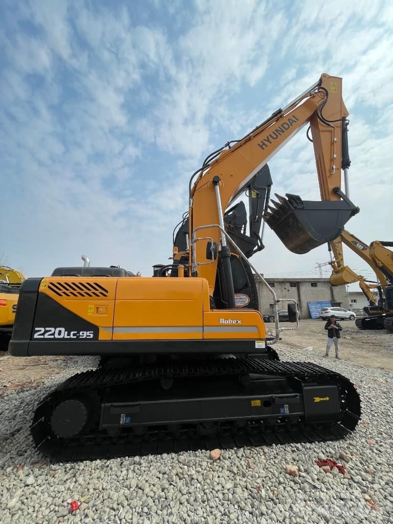 Hyundai 220 Верижен екскаватор