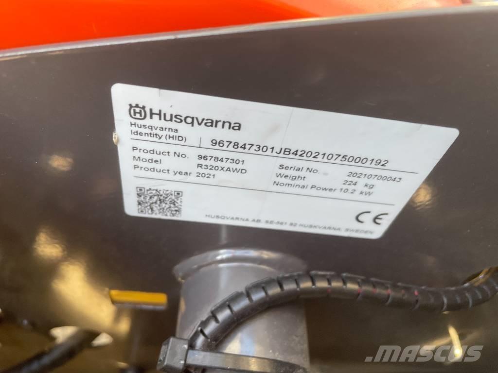 Husqvarna R320X AWD Тракторни косачки