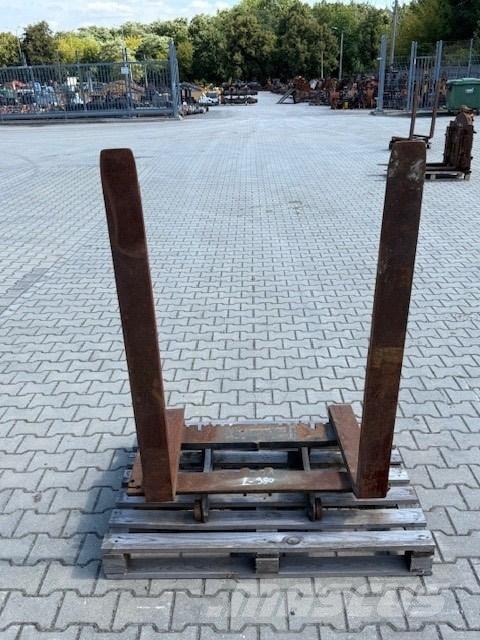 Volvo USED FORKS Вили