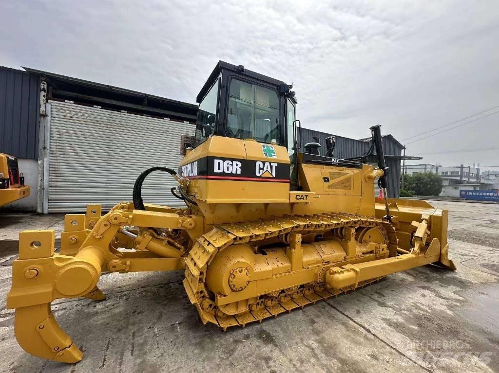 CAT D 6 R Верижни булдозери
