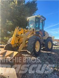 John Deere 324H Колесни товарачи