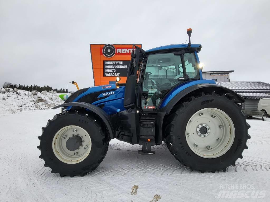 Valtra T 215 Трактори