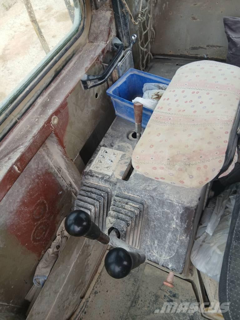 Komatsu WA 600-1 Колесни товарачи