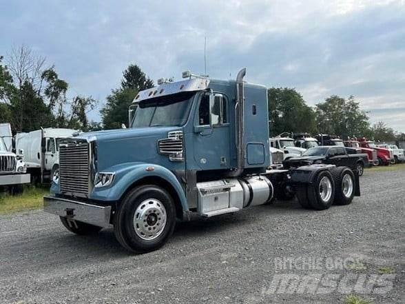 Freightliner 122SD Влекачи