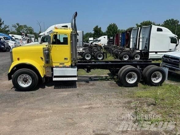Freightliner FLD120 Шаси кабини