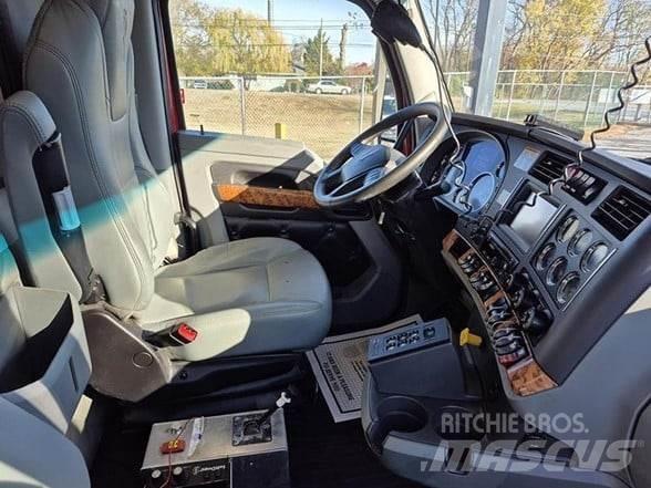 Kenworth T880 Самосвал