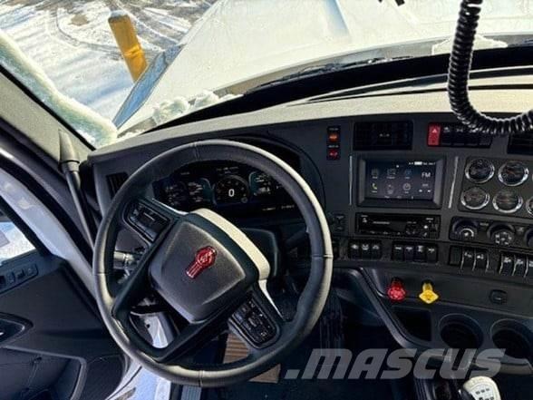 Kenworth W990 Самосвал