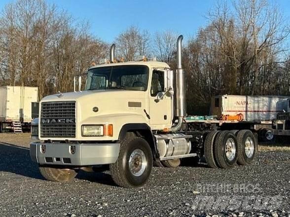 Mack CL733 Влекачи