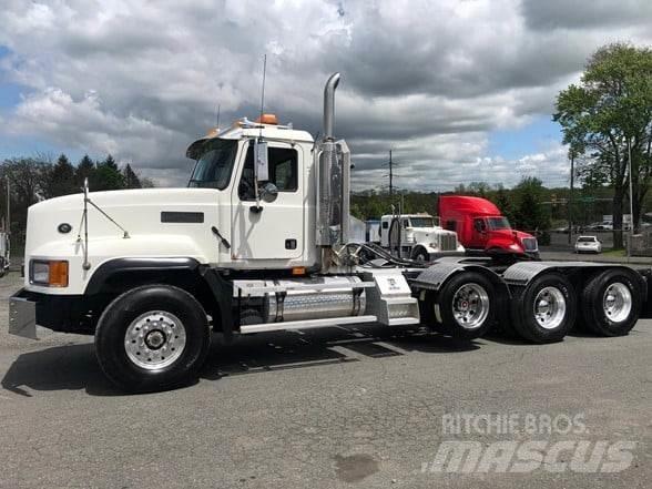 Mack CL733 Влекачи