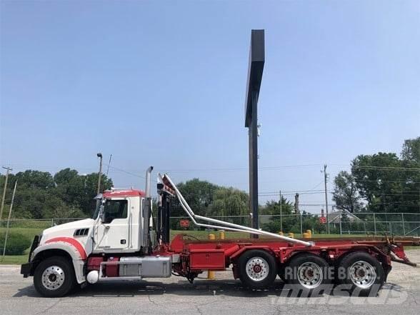Mack GRANITE GU713 Камиони за отпадъци