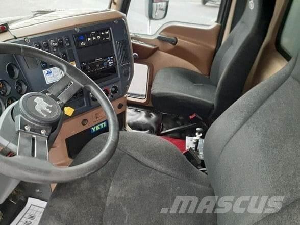 Mack GRANITE GU713 Самосвал
