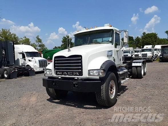 Mack GRANITE GU713 Влекачи