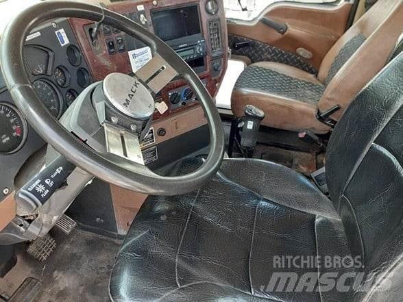 Mack GRANITE GU713 Влекачи