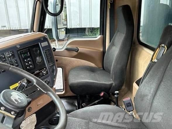 Mack GRANITE GU713 Самосвал